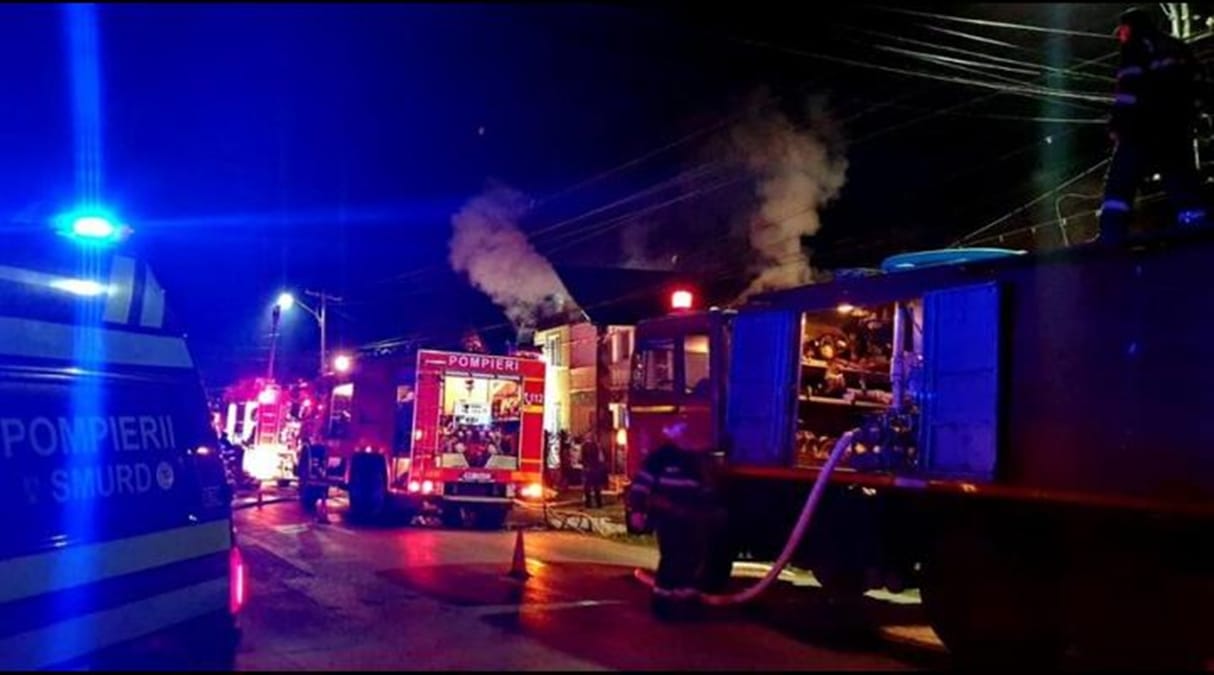 incendiu pompieri noapte